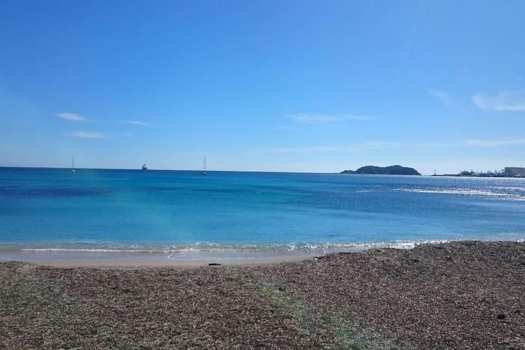T3 Sur La Plage Vue Feerique Mer,Wifi, Parking Inclus , Clim La Ciotat Dış mekan fotoğraf