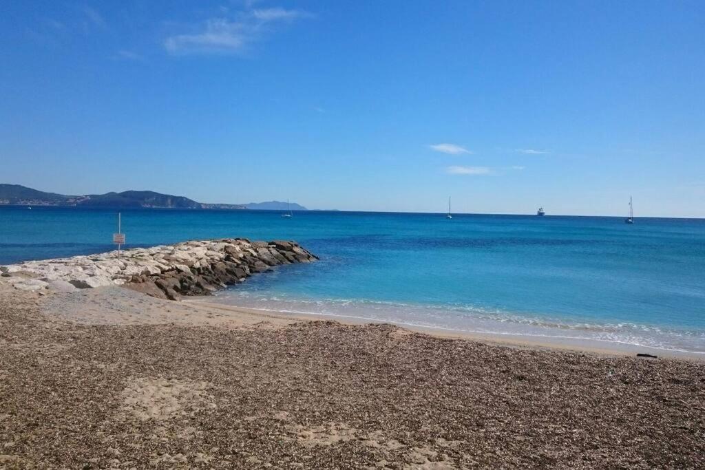 T3 Sur La Plage Vue Feerique Mer,Wifi, Parking Inclus , Clim La Ciotat Dış mekan fotoğraf